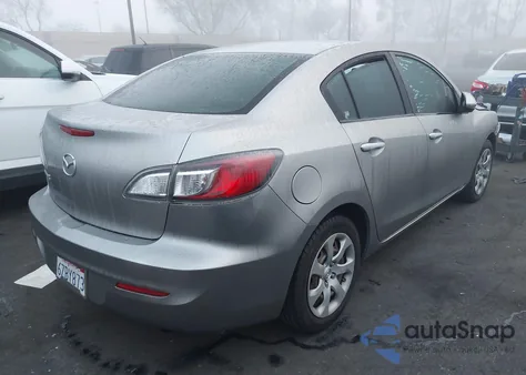 2013 Mazda Mazda3 I Sv z USA, uszkodzony, nr VIN JM1BL1TG6D1768371